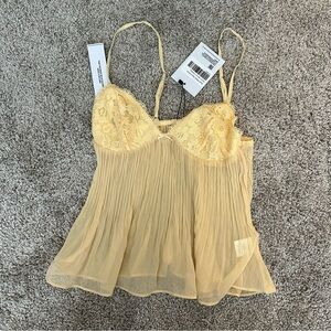 NWT Princess Polly Zami Pleat Top Lemon
